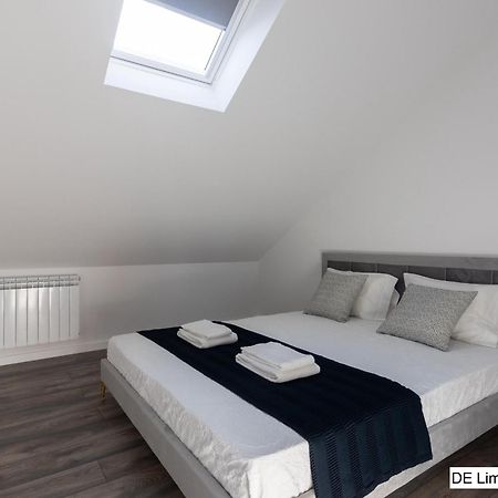 Dona Emilia Guest House & Studio Apartment Building 비아나도카스텔로 외부 사진