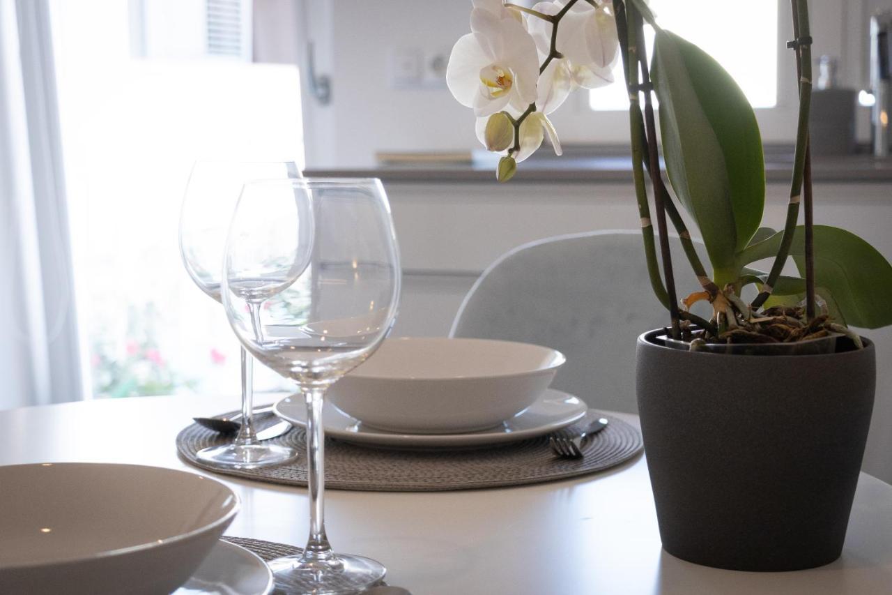 Dona Emilia Guest House & Studio Apartment Building 비아나도카스텔로 외부 사진