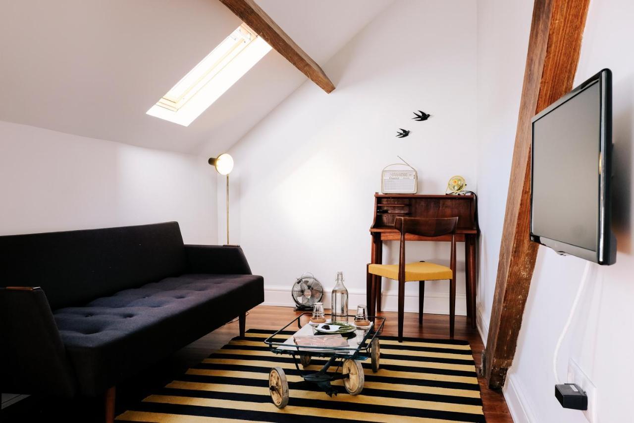 Dona Emilia Guest House & Studio Apartment Building 비아나도카스텔로 외부 사진